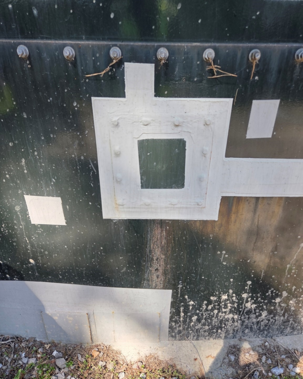 Belzona cold-bonding adhesive was applied to the riveted area with additional topcoat for further edge protection and corrosion protection, providing long-term repair solution without welding or riveting